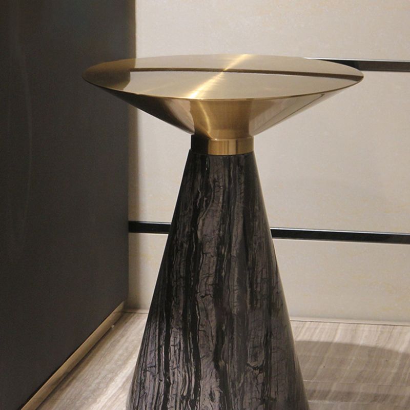 Glam Round Stainless Steel Side Table Fade-Resistant Pedestal Sofa End Table