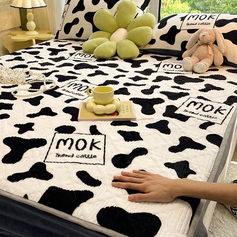 Modern Fitted Sheet Cartoon Print Wrinkle-Free Fade Resistant Flannel Fitted Sheet