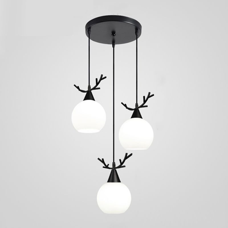 Modern Creative Creative Creative Light Lampade in ferro laccata lampada appesa con tonalità di vetro bianco