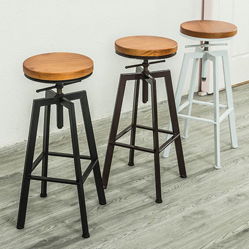 Industrielle Barhocker aus Eisen mit Fußstütze, höhenverstellbarer, drehbarer Barhocker