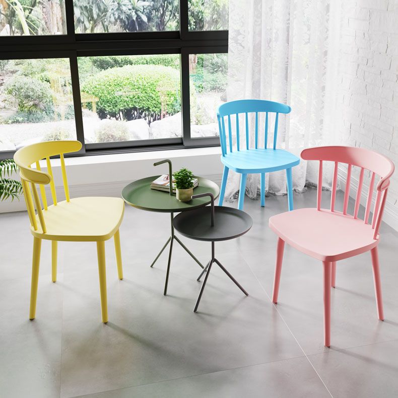 Sillas acrílicas modernas para interiores y exteriores Silla auxiliar de comedor Windsor