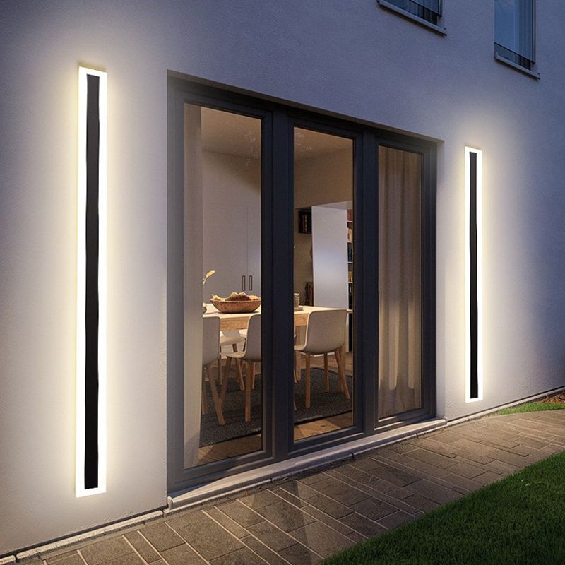 Linear Wall Lighting Simplicity Metal 1 Light Wall Sconce in Black