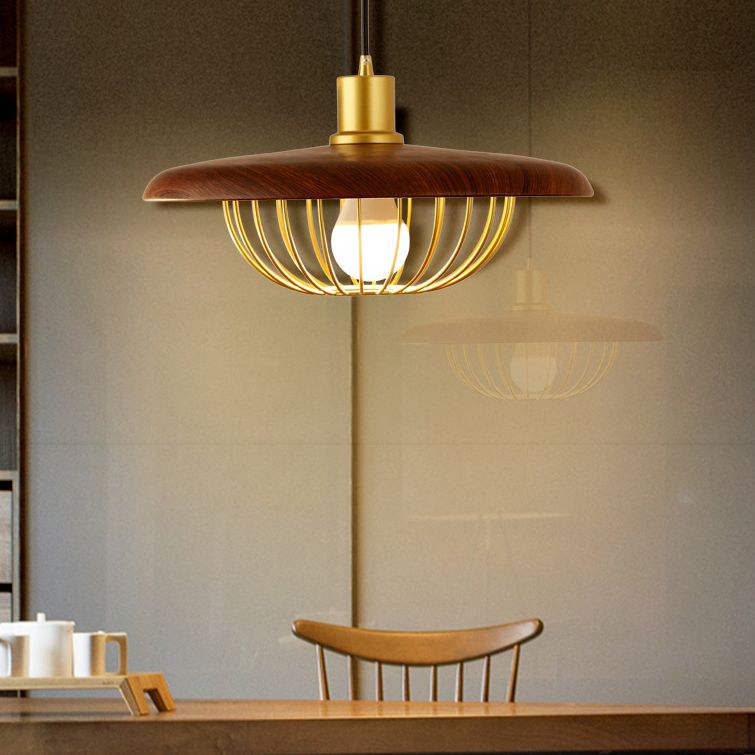 Pendre en bois de style moderne avec une lampe de suspension de bulbe simple à cage en métal doré pour le café