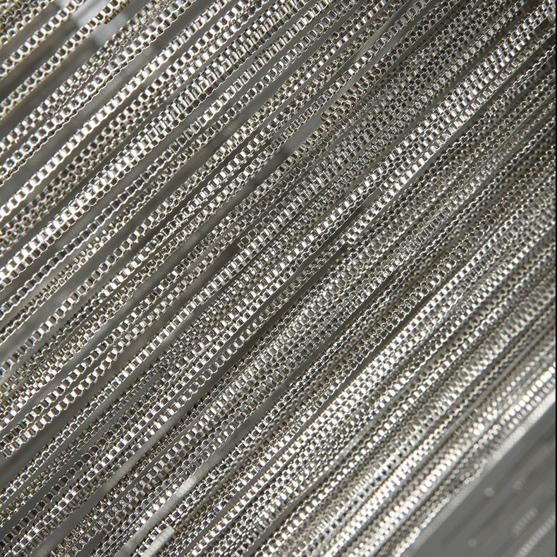 Zilveren lineaire kroonluchter in Noordse karakteristieke stijl LED -hanglampje voor binnenruimtes