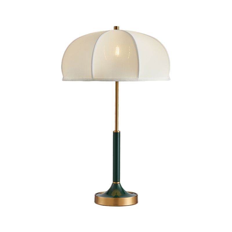 Lampada da scrivania a lampadina singola dorata Lampada da lettura notturna con ombrello in tessuto tradizionale per soggiorno