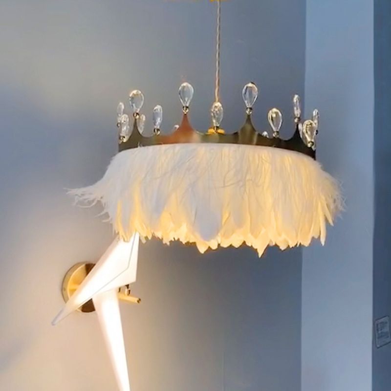 Lámpara de araña de plumas de la corona Luz moderna de dormitorio moderno accesorio de iluminación suspendida