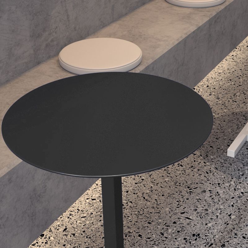 Mid-Century Modern Mental Coffee Table Round Top Shape Pedestal Cocktail Table