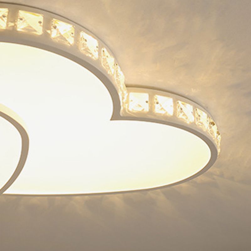 Witte LED-plafondlamp in moderne luxestijl, hartvormige inbouw met acrylkap
