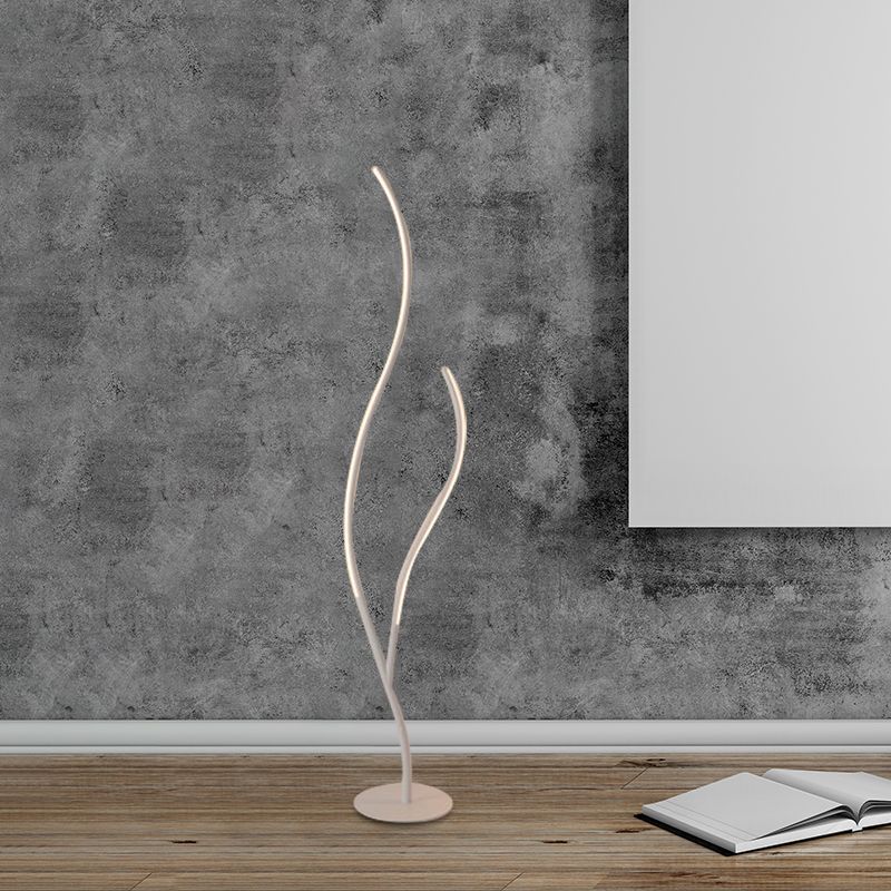 Luce di lettura del pavimento in filiale metallica Simplicità lampada in piedi bianco/nero per la sala da studio