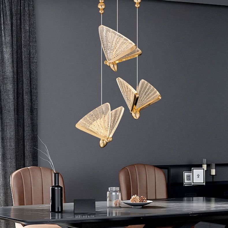 Luz colgante de mariposa dorada en estilo creativo moderno de hierro forjado que colgaba con sombra acrílica
