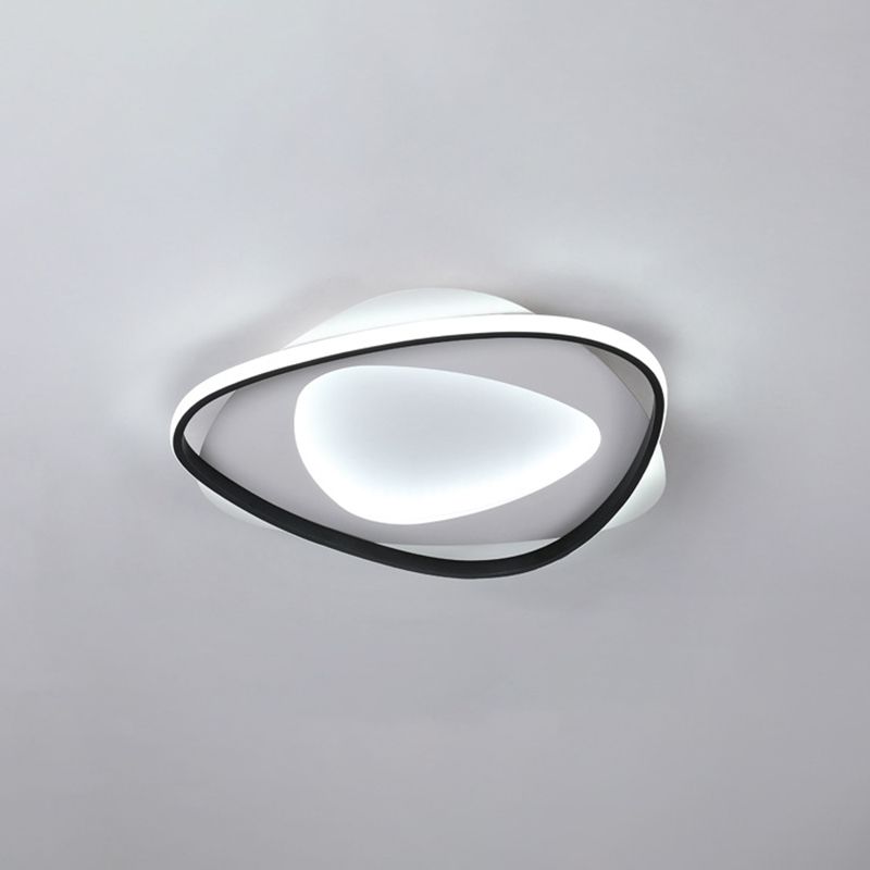 Driehoek Slaapkamer Flush Mount Light Fixture Metaal LED Modern Flush Mount Plafond Licht in zwart