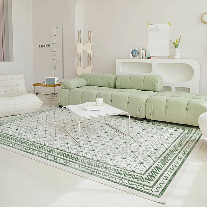 Contemporary Green Carpet Polyester Pattern Carpet Stain Resistant Carpet for Home Decor