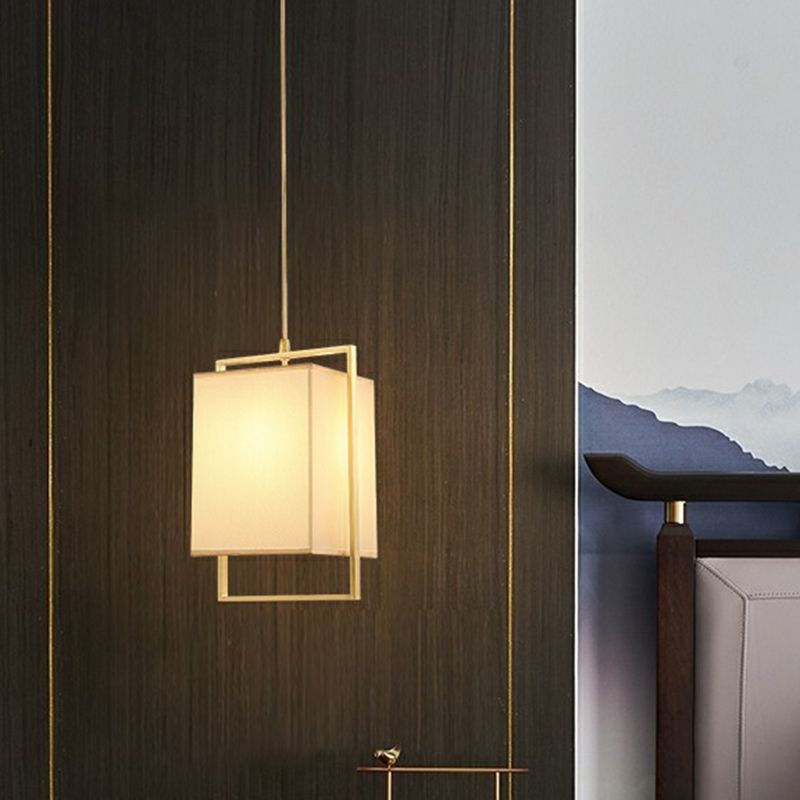1 chambre de tête suspendue à la lumière de la lumière en or moderne avec une teinte en tissu rectangulaire