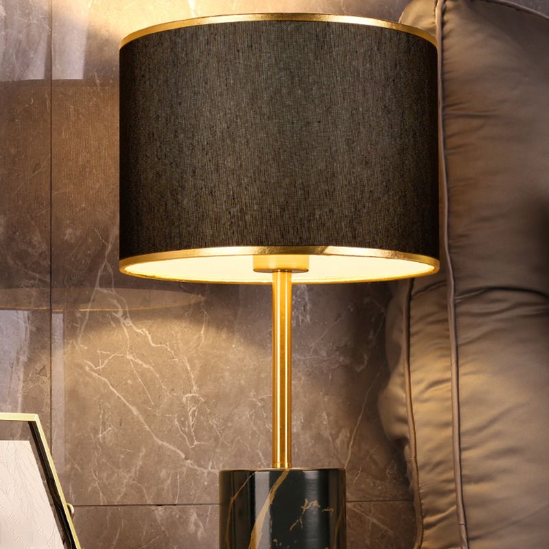 Lampada da tavolo in metallo postmoderno a 1 luce con luce di controllo del sensore touch