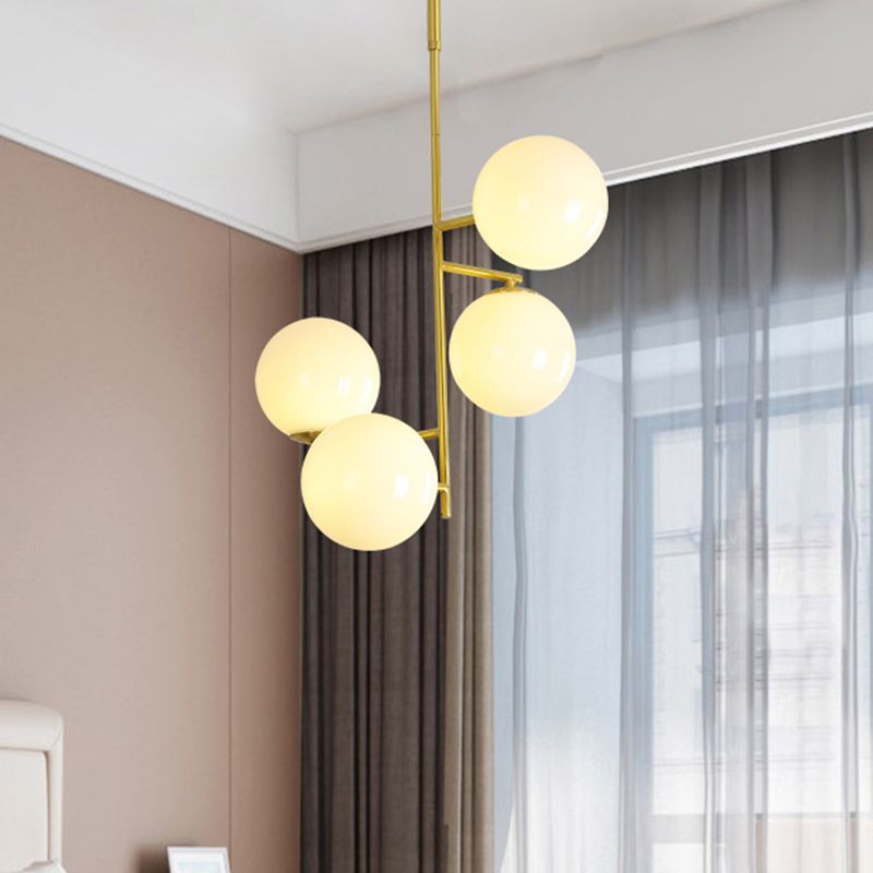 Moderniste 4 têtes Pendant le lustre en or plafond de balle de balle de suspension avec une teinte en verre laiteuse