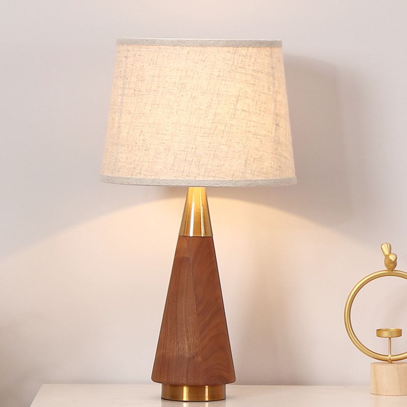 Bruine trapezoid taakverlichting modernisme 1 kopstoffen leeslampje met houten basis