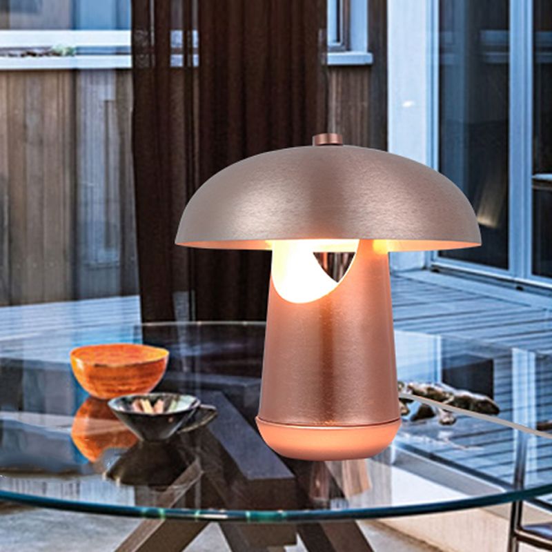 Lámpara de mesa de noche metálica contemporánea de 1 cabezal con iluminación de mesa abovedada de bronce/oro rosa para mesa de comedor