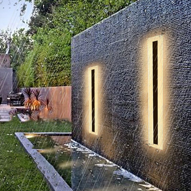 Linear Shape Metal Wall Light Modern Style 1 Light Wall Lighting Fixtures in Black