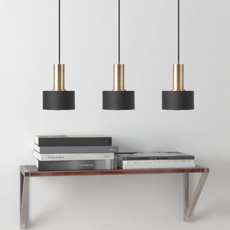 Lampe suspendue nordique 1 bulbe noir et or rond / cône / cylindre pendentif suspendu à la nuance de fer pour la cuisine