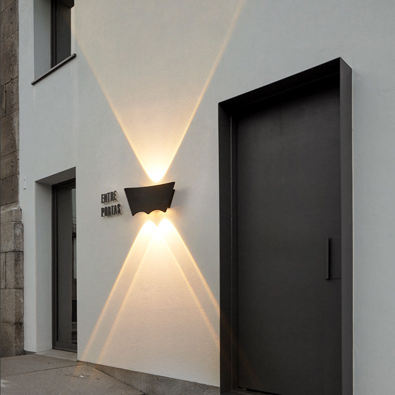 Modern Minimalist Style Up and Down LED Wall Sconce Metal Sconce Light Fixtures for Outside Wall