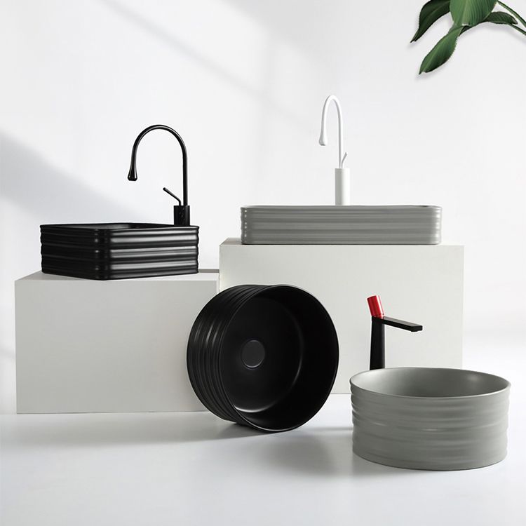 Modern Vessel Bathroom Sink Circular Porcelain with Pop-Up Drain Vessel Sink