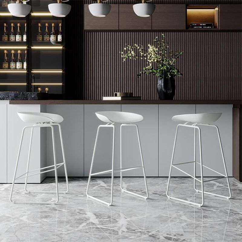 Modern Style Bar-stool Sled Legs with Iron Footrest Low Back Barstool for Kitchen