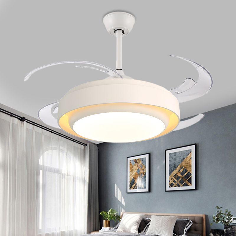 42 "breite LED -kreisförmige Deckenventilator Leuchte moderne weiße Halbflush -Halterung für Wohnzimmer, 4 klare Klingen