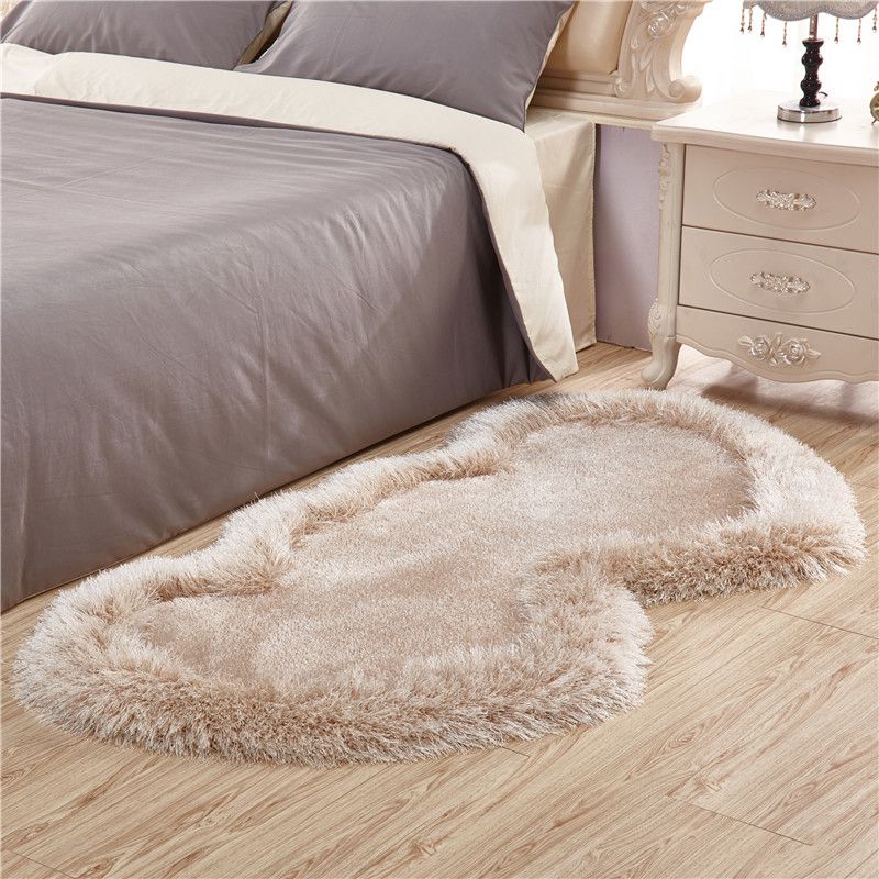 Stylish Plush Area Carpet Solid Color Polyester Area Rug Easy Care Rug for Bedroom