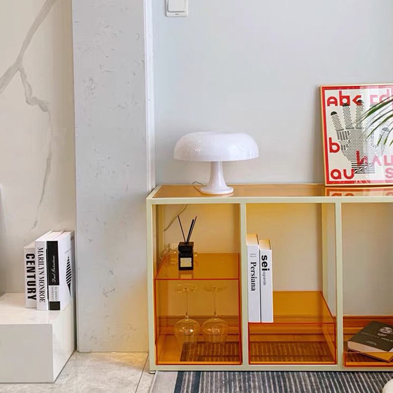 Lampada da tavolo colorata di macaron in stile nordico studia la scrivania della stanza per bambini