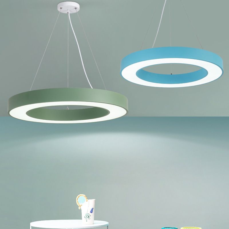 Forme de bague en métal La lumière suspendue style moderne 1-Light Hanging Mount Fixture pour la maternelle