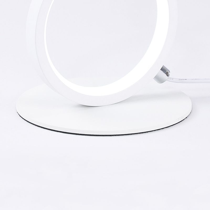 Table à LED en forme de bague Light Creative Minimalist 3-Light Night lampe pour le salon