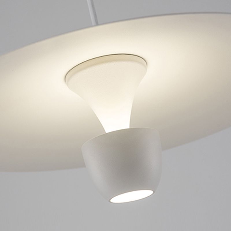 Nordic Flying Soucoucer Éclairage pendentif en métal LED Hanging Light