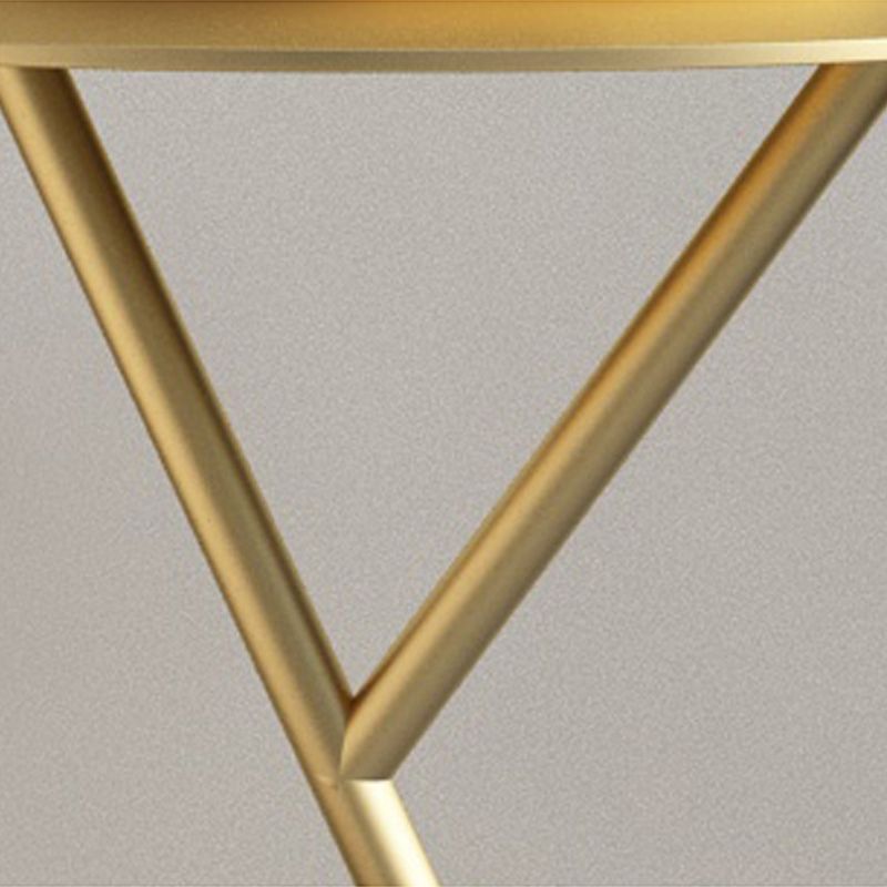 Round 3 Legs Base Design Metal Table Medieval Modern Style Side Table