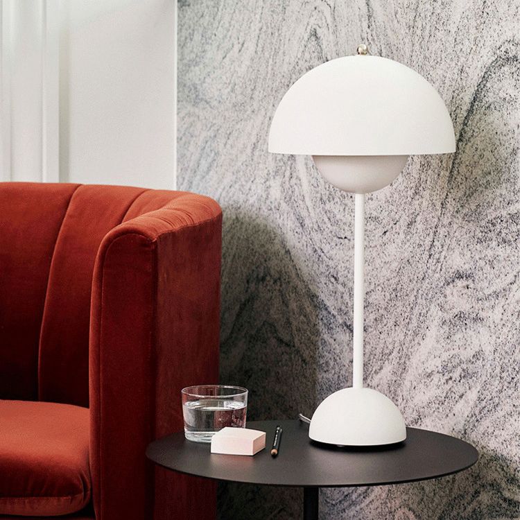 Paddestoelvormige creatieve metalen tafellamp 9,8 "Diameter Noordse macaroon-stijl bureau Licht voor slaapkamer