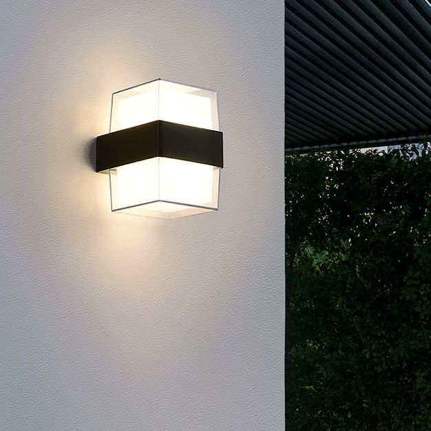Minimalist Waterproof Outdoor Light Fixture Warm Wall Lighting Fixtures in Black