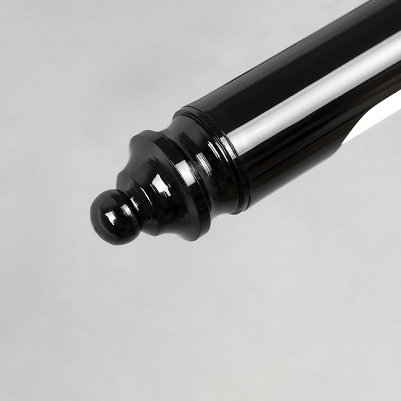 Lumière de style traditionnel noir