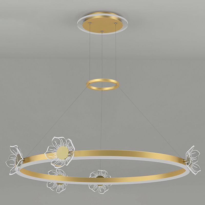 Lustre en or moderne
