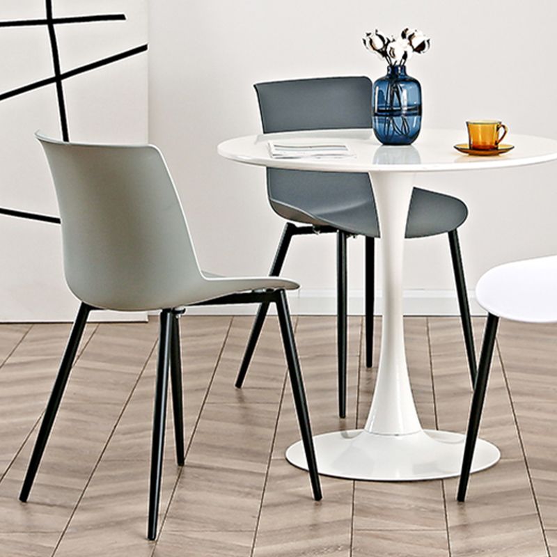 Nordic Solid Back Side Chair Plastic Indoor Arm Chair with Metal Base for Restaurant