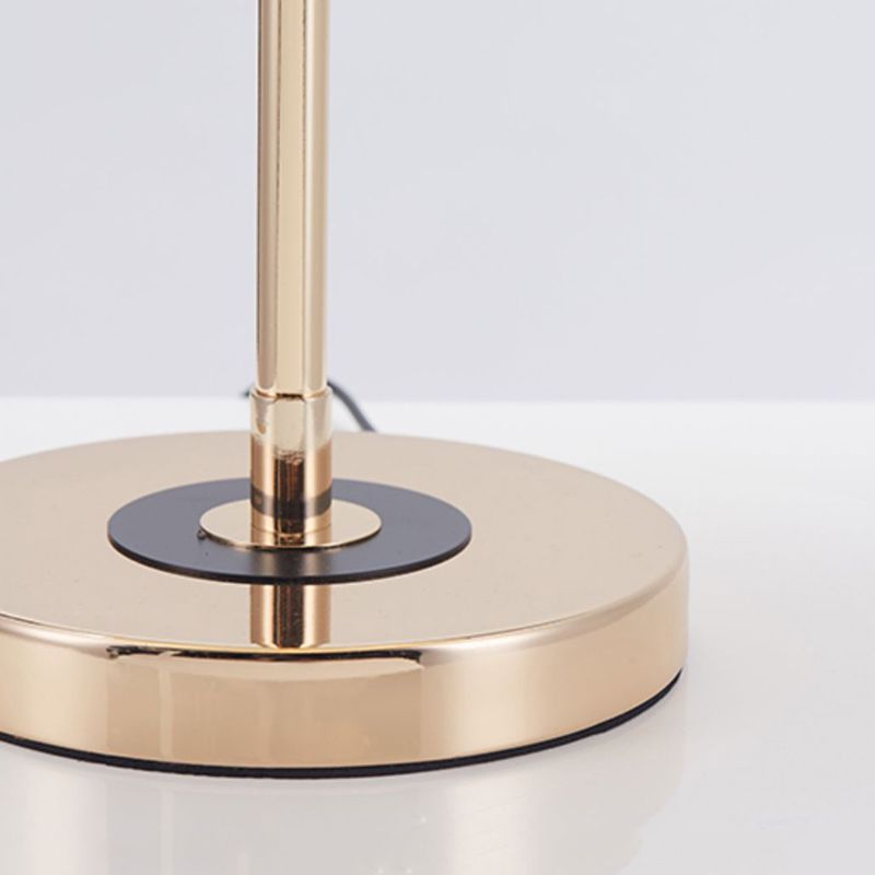 Table ronde postmoderne Lumière Métal Livrée LED Table table de chevet avec interrupteur de chaîne