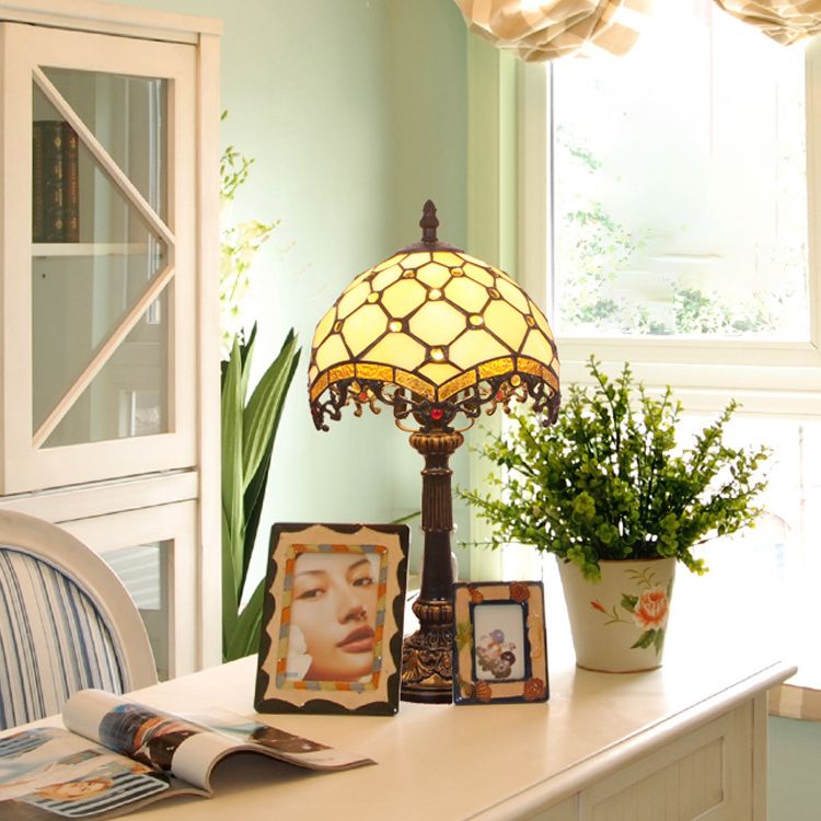 Lampada da comodino barocca con perline Lampada da tavolo in vetro artistico colorato a lampadina singola in beige