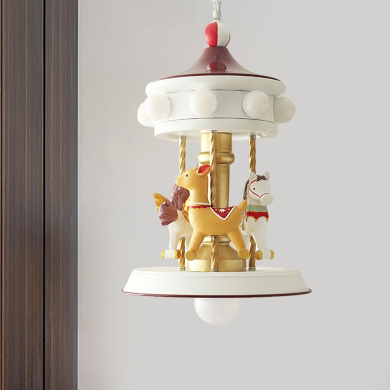 Dessin animé 9 bulbes pendentif lustre blanc carrousel down éclairage avec une teinte métallique