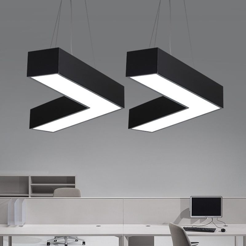 V-förmige kommerzielle Anhänger Beleuchtung Minimalismus Metall Schwarz/Weiß LED Hanging Lampe, 23,5 "/35,5"/47 "breit