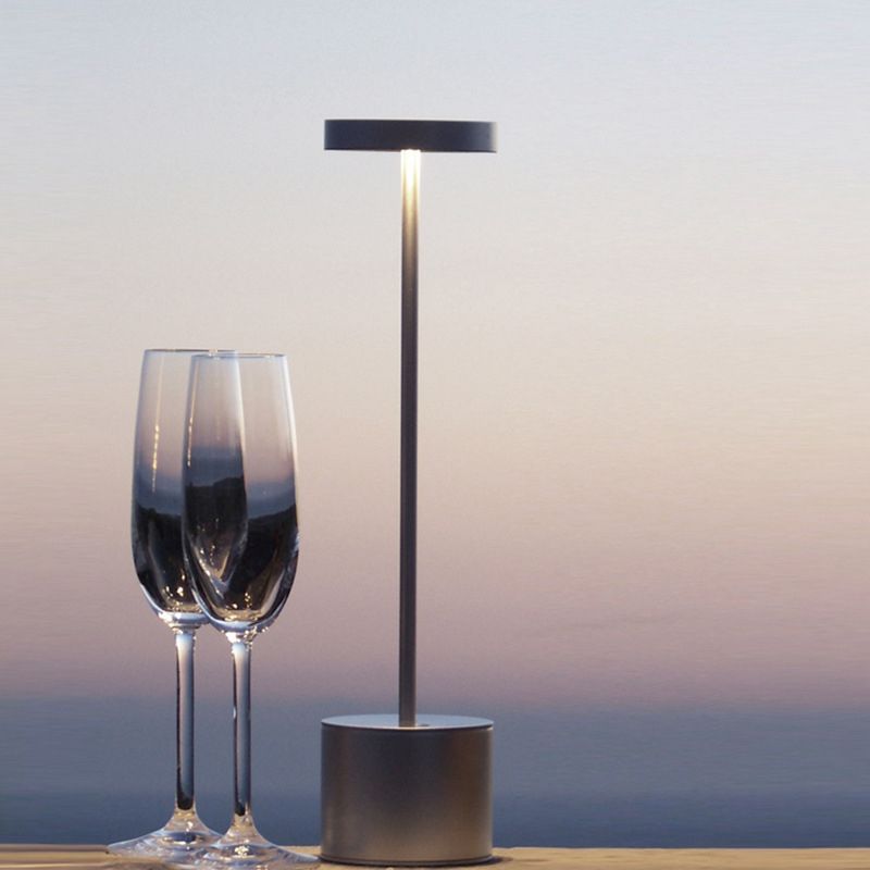 Luce da tavolo a 1 luce arrotondata con porto USB lampada da tavolo moderna per camera da letto