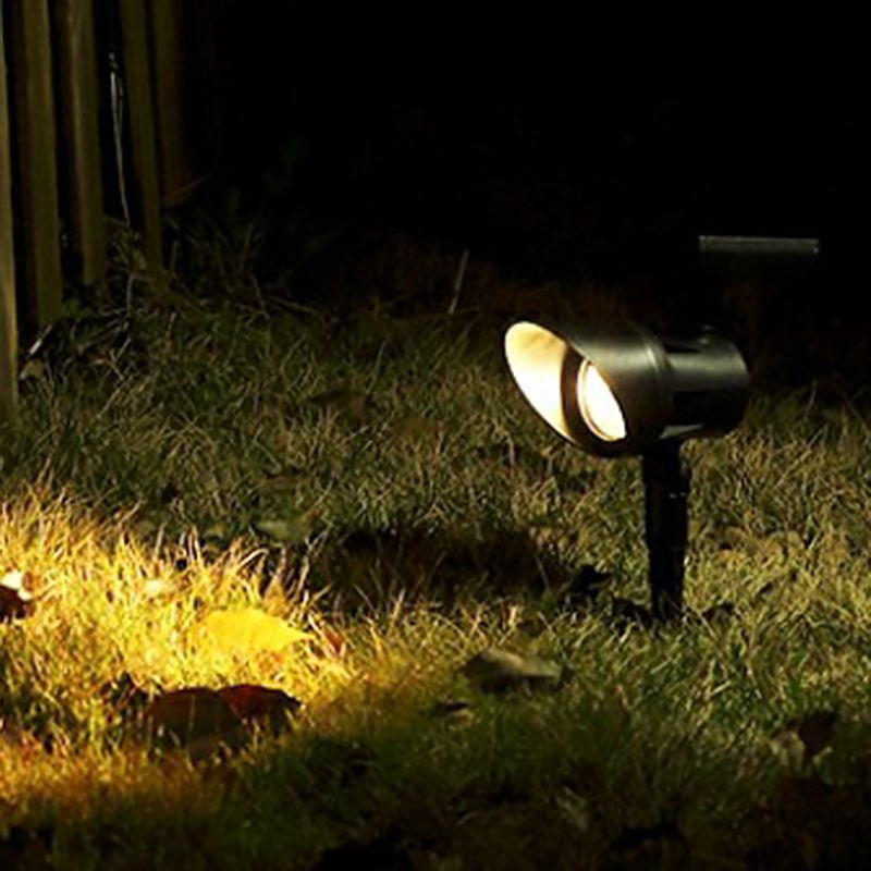 Plastic Angled Shade Spotlight Modern Black Solar Powered LED Stake Light for Patio