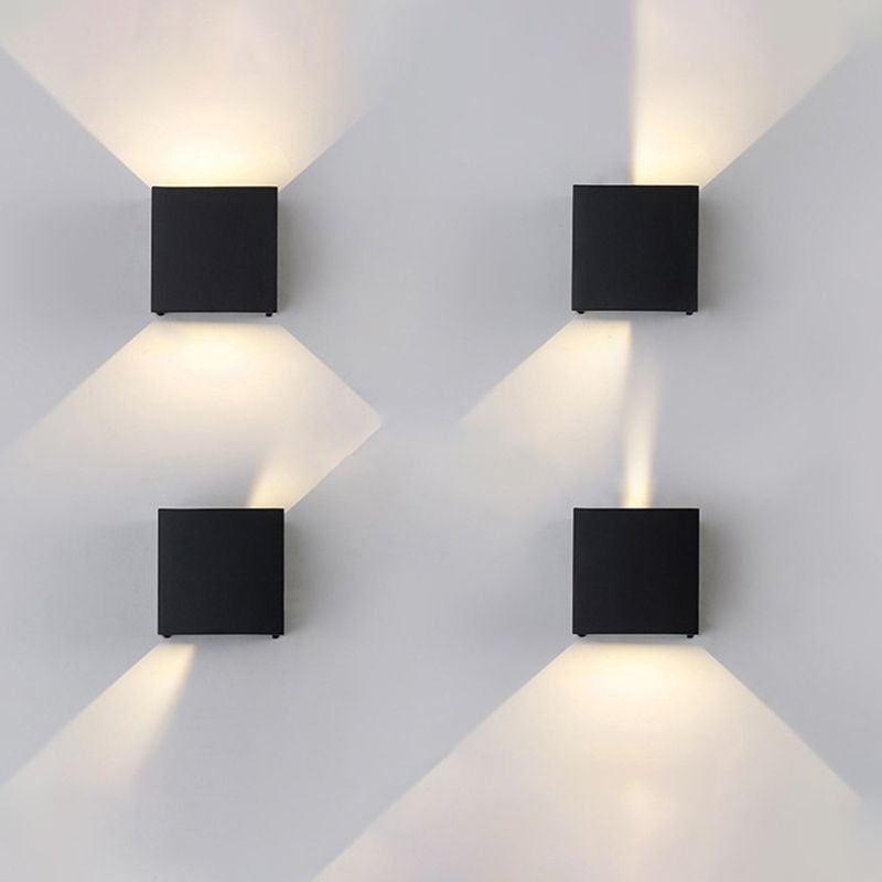 Moderne minimalistische Stilquadratwandmontage Leuchte Metall 2 Lichter Wandleuchten