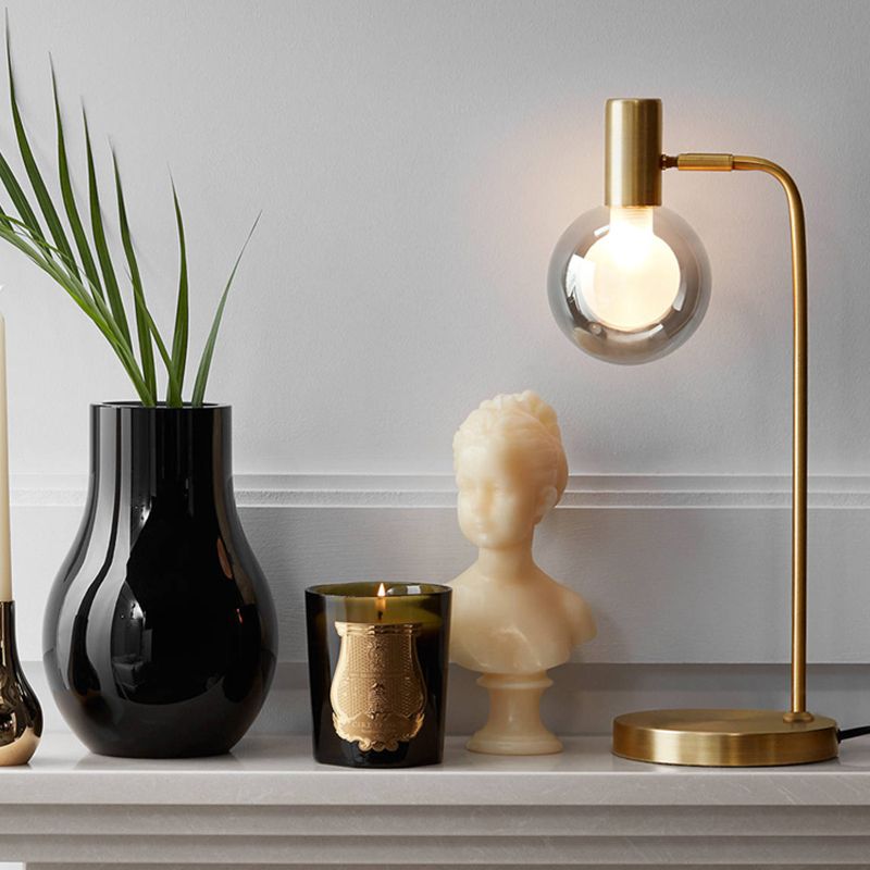 Lujosa lámpara de mesa de 1 luz, iluminación nocturna esférica dorada con pantalla de cristal transparente/gris humo para dormitorio