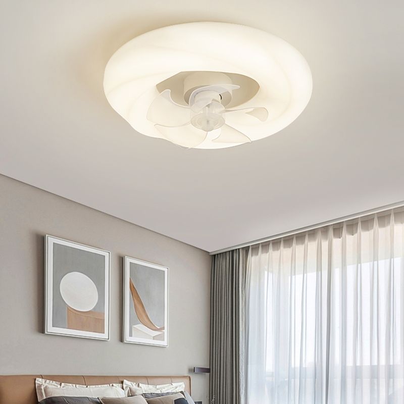 Metal Circular Ceiling Fan Light Nordic Style LED Ceiling Mounted Light