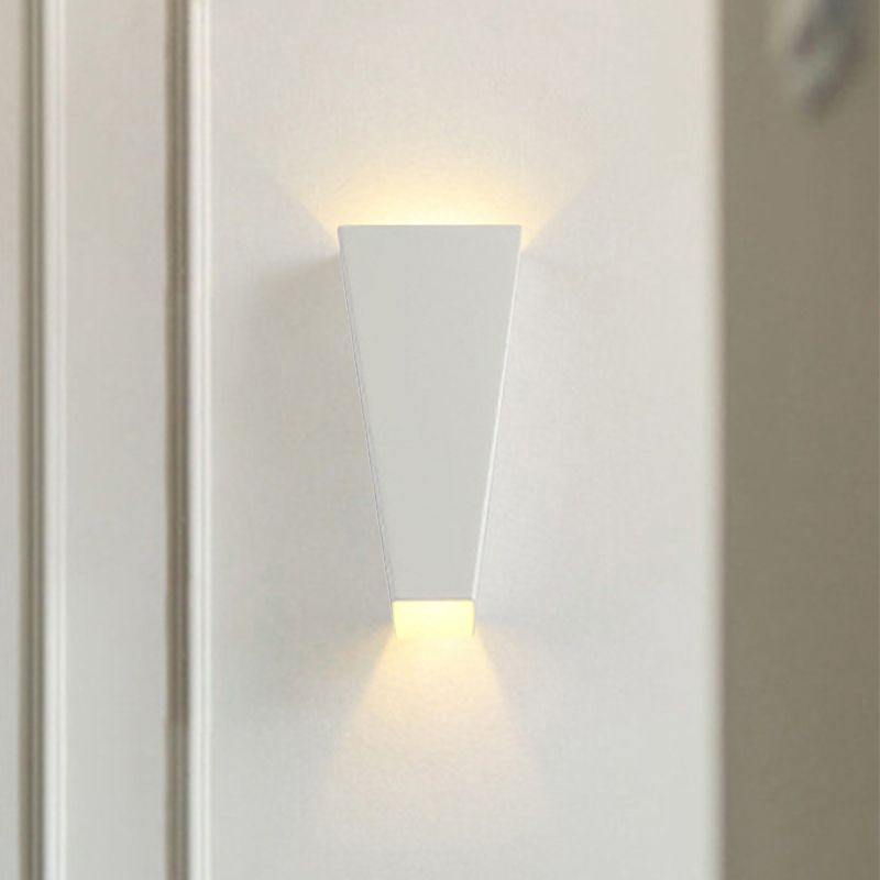 Simplistische stijl Trapezoid Wall Wringer Licht aluminium Warm/wit verlichting LED BED -muurlampje in zwart/wit in zwart/wit