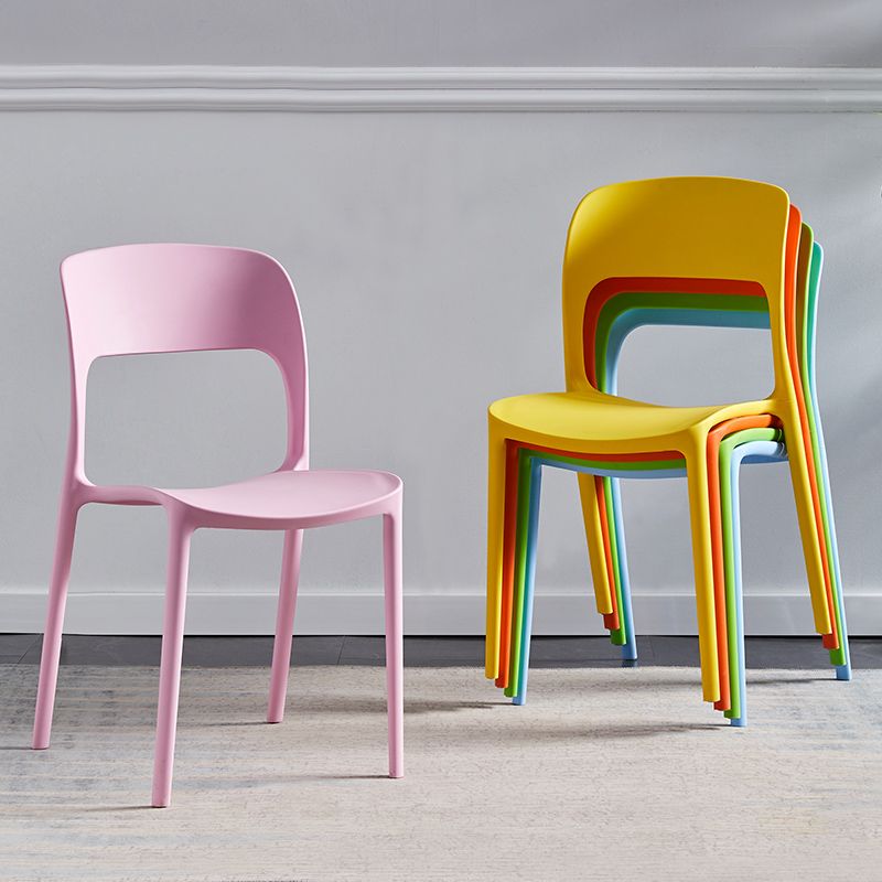 Chaises d'appoint empilables en plastique Chaise de salle à manger sans accoudoirs à dossier ouvert (Ensemble de 4)