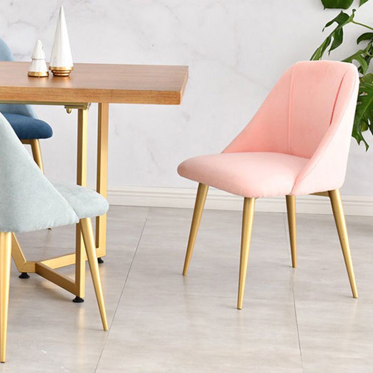 Sillas de comedor sin brazos contemporáneas de metal Silla mate Parsons de tela para Brasserie